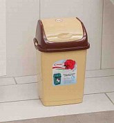 Контейнер для мусора 18л. с перекидным верхом Камелия бежевый/коричневый НФ-00022213