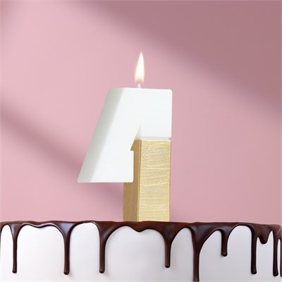 Свеча в торт «Манхеттен», цифра 4, белая с золотом, 5 см НФ-00025282